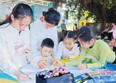 通过交换信件、手工艺品