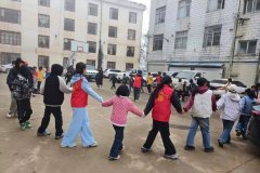 心与心的距离在温情陪伴中不断拉近