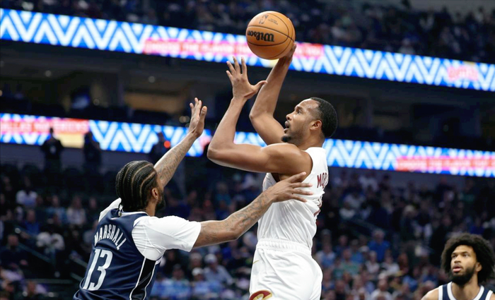 哈登精准调度助骑士狂胜独行侠33分 体系化进攻