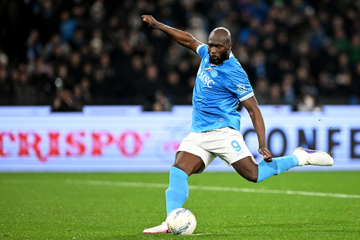 卢卡库重伤成替补，那不勒斯高薪难留，世界杯