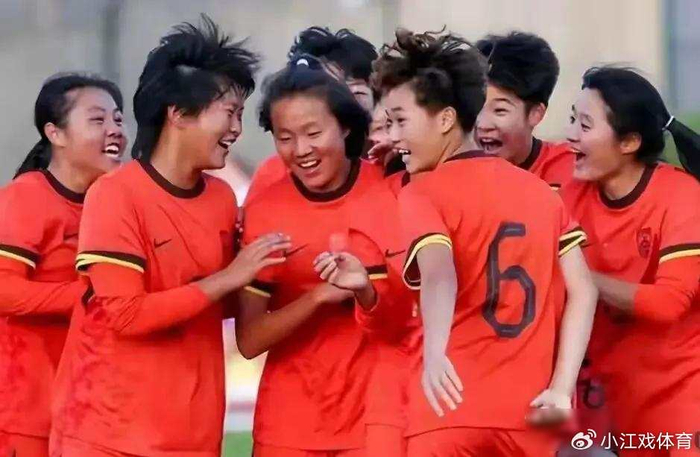 中国女足蒙太古杯首胜法国队 任意球与替补奇兵