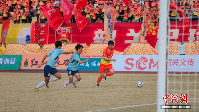 粤湘赣红三角城市足球联赛韶关启幕 赛事融合农