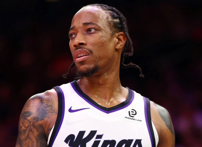 德罗赞怒怼球迷：你算老几？职业生涯成就引发