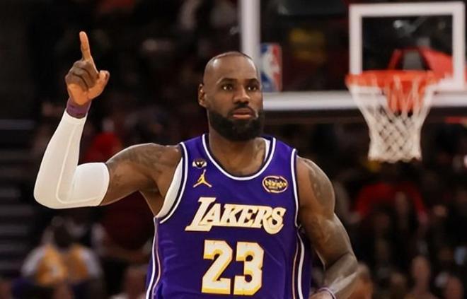 杜兰特复出难救火箭 斯马特爆发助湖人2-0占优