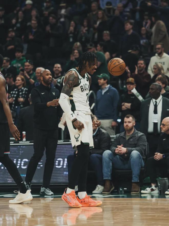 雄鹿三连败无缘附加赛 里弗斯执教生涯终结 字母